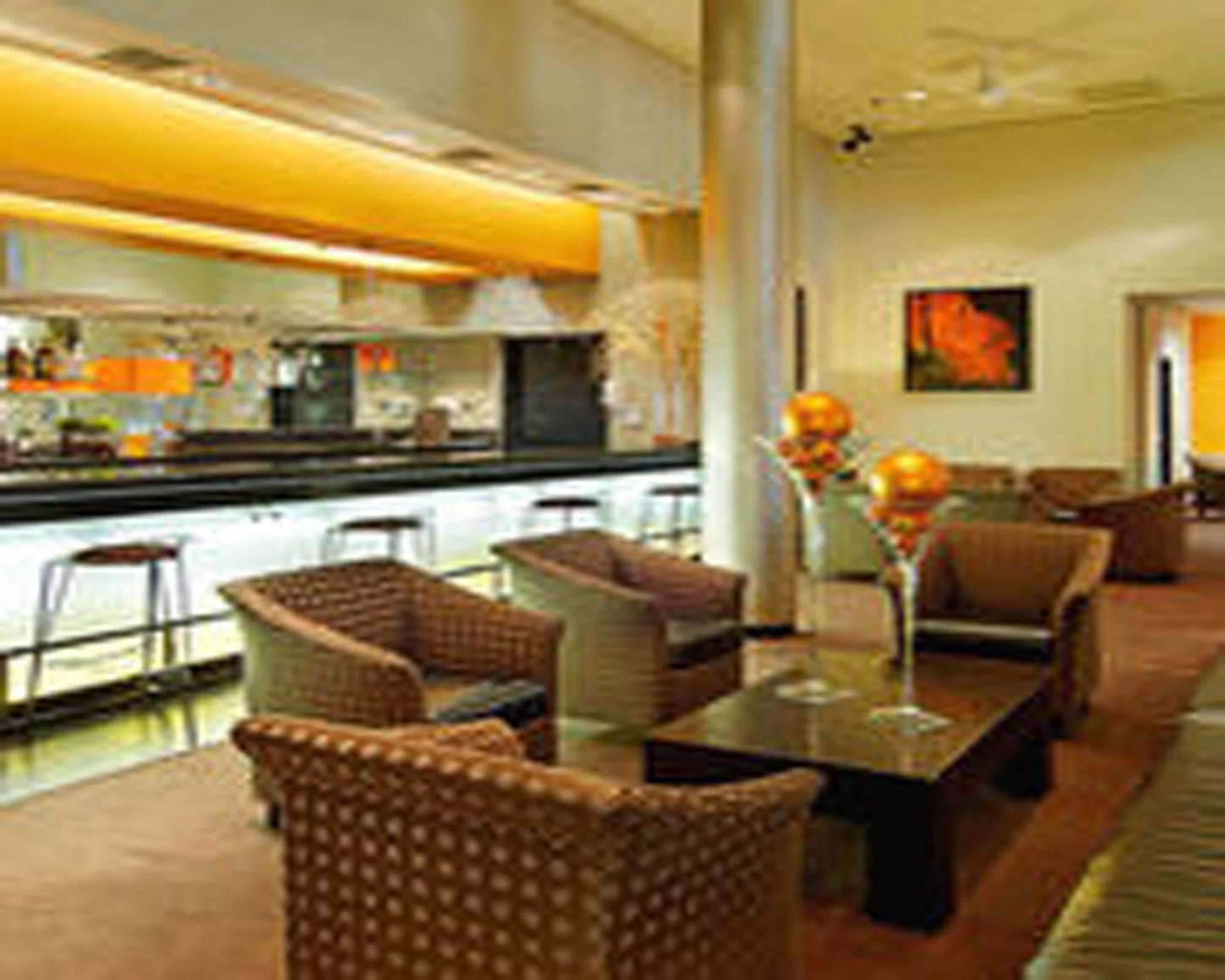 Ramada Plaza By Wyndham West Hollywood Hotel & Suites Los Angeles Zewnętrze zdjęcie